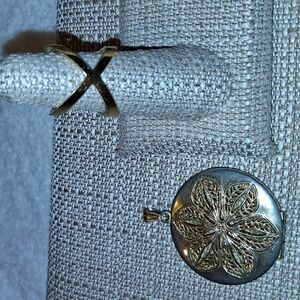 💛🧡Vintage Gold Tone Tomtom "X" StyleRing (Size 7) & Gold Tone Sandollar Locket